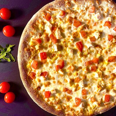 Пицца Сырный Цыпленок в Pizza Pro по цене 559 ₽