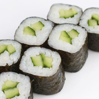 Ролл с огурцом в IONOTO по цене 190 ₽