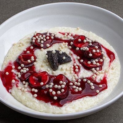 Рисовая каша, черешня, мак в 321 Club by Novikov по цене 550