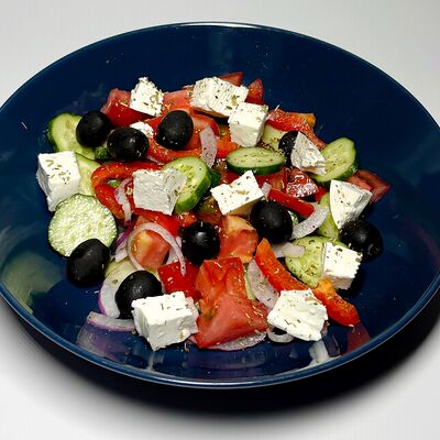 Греческий салатв URBAN Lounge по цене 500 ₽