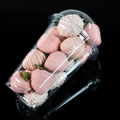 Стакан свежей клубники в розовом шоколаде в Клубника в шоколаде VeryBerryLab по цене 1590 ₽