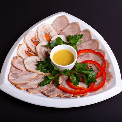 Мясная нарезкав Рябинушка по цене 860 ₽