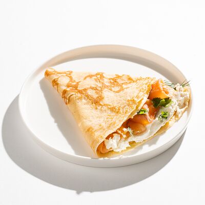 Блин с лососем и мягким сыром в Blinchik по цене 600 ₽