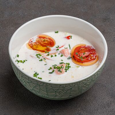 Сливочная уха с форелью в МОСТ бистро по цене 750 ₽