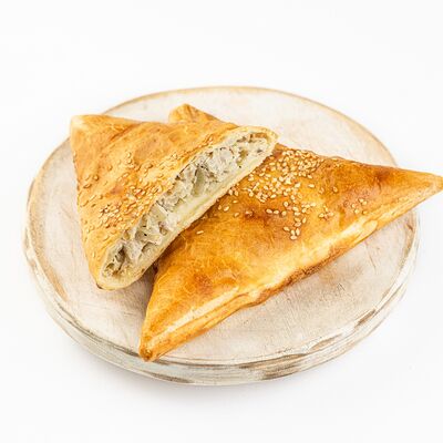 Самса с курицей в Своя пекарня по цене 194 ₽