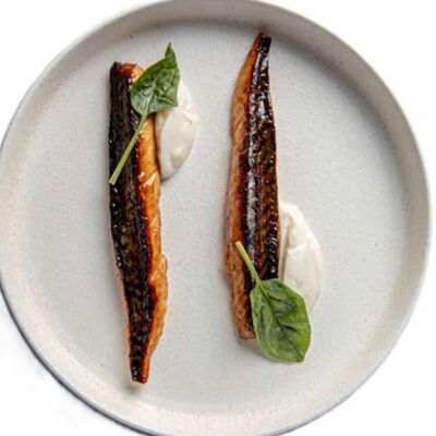 Скумбрия унаги с кремом из цветной капустыв Раковая на Усачева по цене 1050 ₽