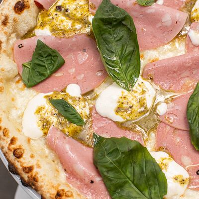 Мортаделла со страчателлой в Bshushu по цене 1790 ₽