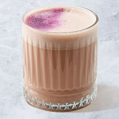 Ягодный раф в Vaffel Норвежские вафли, завтраки, кофе по цене 360 ₽