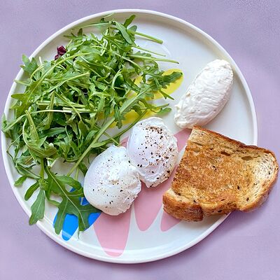 Сборный завтрак с яйцами пашот в Кружок по цене 400 ₽