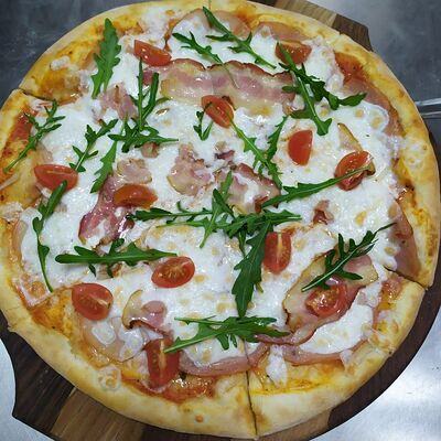 Пицца Tacchino 40 см в Farina Pizza по цене 1245 ₽