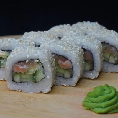 Ролл Острый в Yo! Sushi по цене 480 ₽