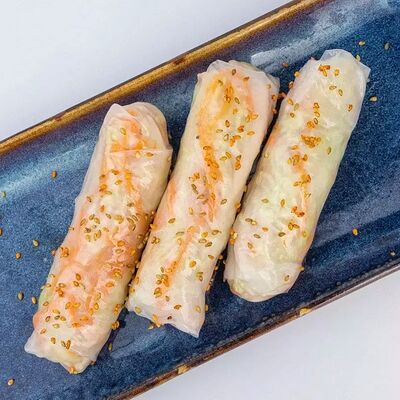 Спринг ролл с курицей и ореховым соусом в Tao Sushi Lab по цене 550 ₽