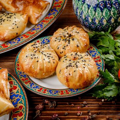 Самса с курицей в Плов Хауз по цене 195 ₽