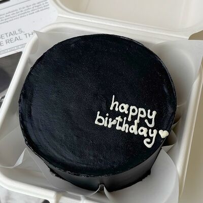 Бенто-торт Черный хэппи бездей в Кондитерская Конфетка Питер по цене 1800 ₽
