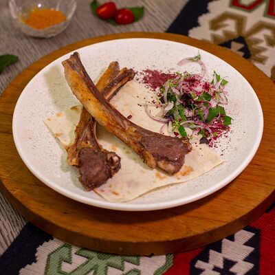 Шашлык из бараньей корейки в Хан Булак по цене 850 ₽