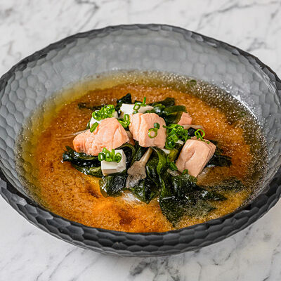 Мисо-суп с лососем в Dragon по цене 850 ₽