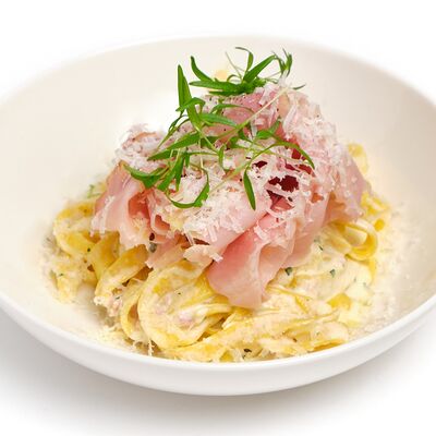 Домашняя паста с окороком в Ciro bistro по цене 790 ₽