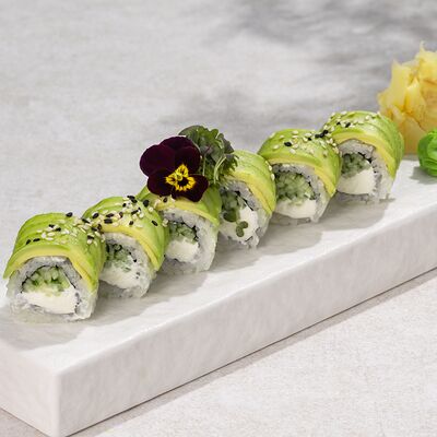 Ролл с авокадо в Delicates Club по цене 680 ₽