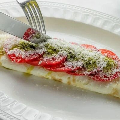 Белковый омлет, томаты, фета, базилик в АFINA по цене 590 ₽