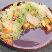 Салат Цезарь с курицей в Mir love