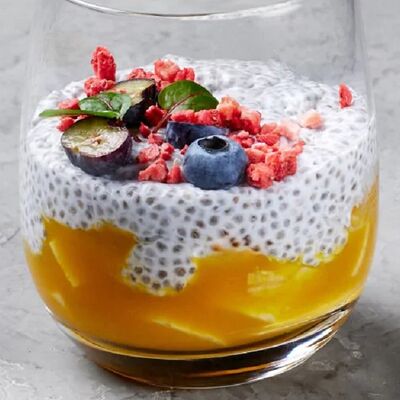 Чиа-пудинг кокосовый с манго и бананом в Terra по цене 15 р.