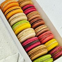 Пирожные Макарон 24 штуки в Bottoni macaron