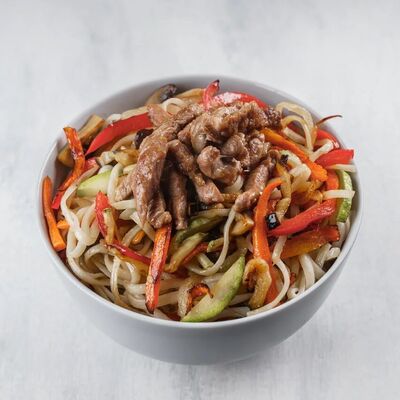 Удон со свининой в Yummy yummy по цене 260 ₽