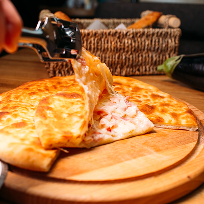 Хачапури с беконом и сыром в Хинкали по цене 910 ₽