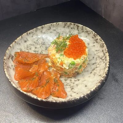 Оливье с форельюв Лось Лосось по цене 950 ₽