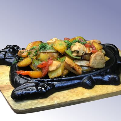 Жаркое с курицей в Фудмолл Кузня по цене 649 ₽