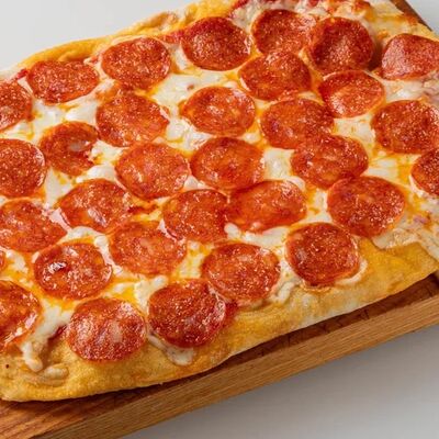 Пицца чоризов Три бобра по цене 620 ₽