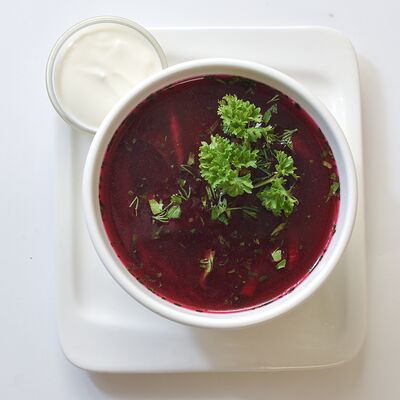 Красный борщ в Вегетарианское кафе Мантра Бар по цене 390 ₽