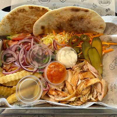 Шаверма на тарелке классическая в Шаверма Sphinx по цене 629 ₽