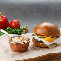 Утренний бургер в First House Burger