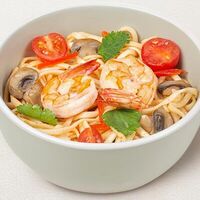 Wok Том ям с креветкой М в Суши Wok