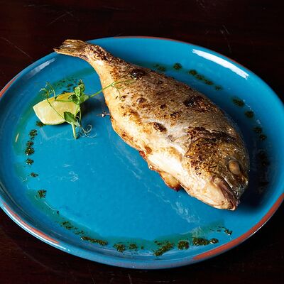 Дорадо на гриле в Lions Head по цене 1390 ₽