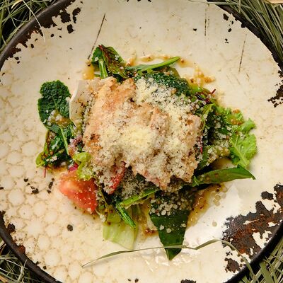 Салат с куриным бедром в горчичном соусе в Zanzibar по цене 860 ₽