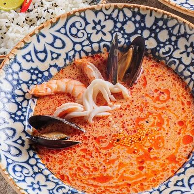 Том ям с морепродуктами в Кишмиш Oйla по цене 755 ₽