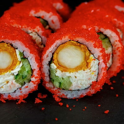 Калифорния с креветкой темпура в Sushi7 по цене 572 ₽