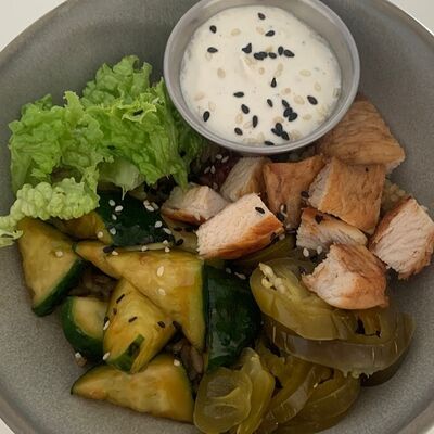 Боул с курицей и перцем халапеньо в Extrovert по цене 480 ₽