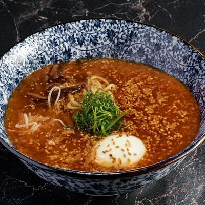 Мисо-рамен с креветкой и шиитаке в Gills по цене 840 ₽