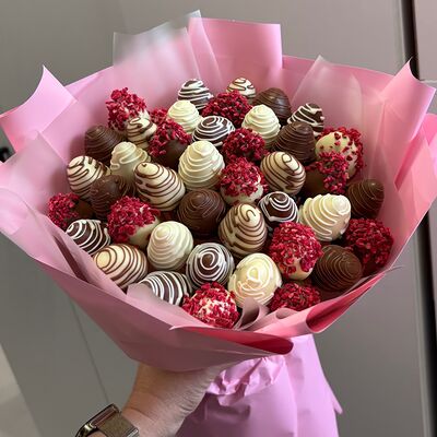 Букет клубники в шоколаде №1 в Di Panna Confetteria по цене 3590 ₽