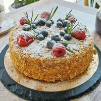 Торт Эстет с ягодой в Моне