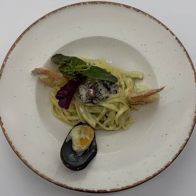 Паста с морепродуктами Дельмар в Кафе Сербской кухни Шеff по цене 830 ₽
