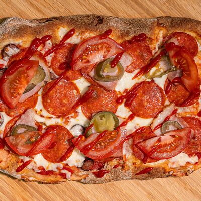 Пицца Диабло (с остринкой) в 4 СЫРА по цене 900 ₽