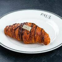 Шоколадный круассан в Paul