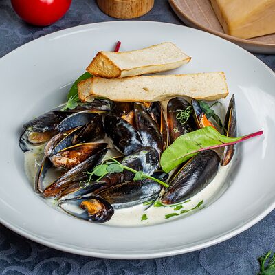 Мидии в соусе дорблю в Космос по цене 750 ₽