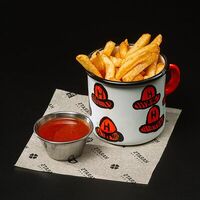 Картофель фри в Harats Pub
