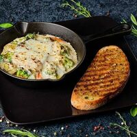 Треска, запеченная в сливочно-перечном соусе в Mesto Sushi & Grill