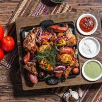 Доска BBQ мясных закусок в BBQ Night